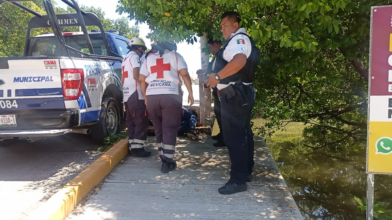 Reporte de una mujer tirada debajo de un puente en Ciudad del Carmen / Especial Reporte de una mujer tirada debajo de un puente en Ciudad del Carmen / Especial