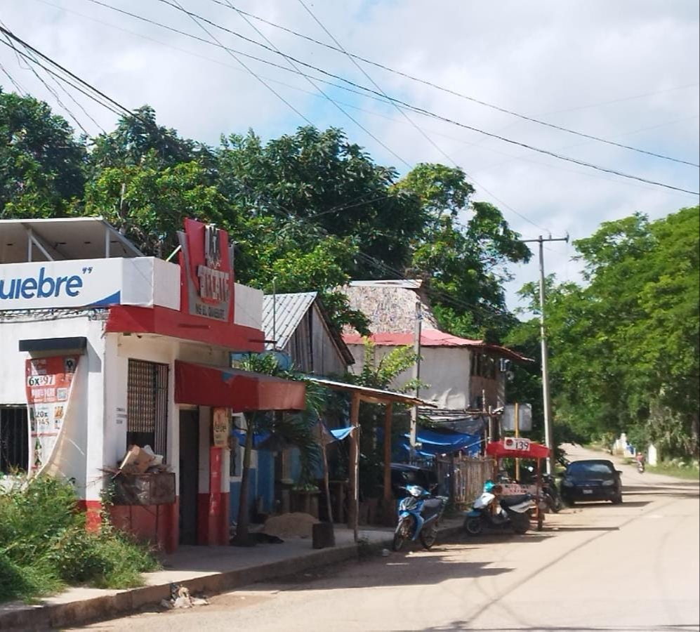Roban más de $2,000 pesos a un negocio en José María Morelos Roban más de $2,000 pesos a un negocio en José María Morelos