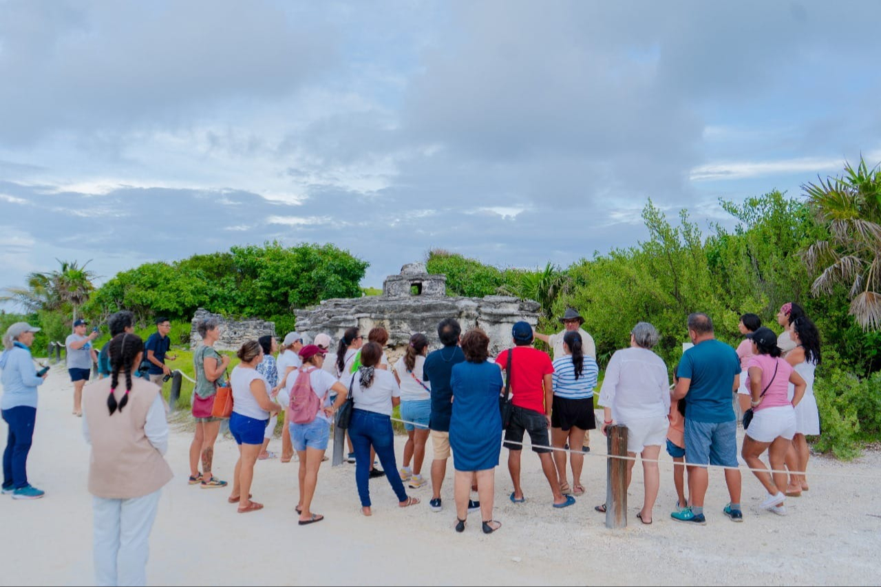 Uno de los atractivos es el sitio arqueológico maya de El Caracol Uno de los atractivos es el sitio arqueológico maya de El Caracol