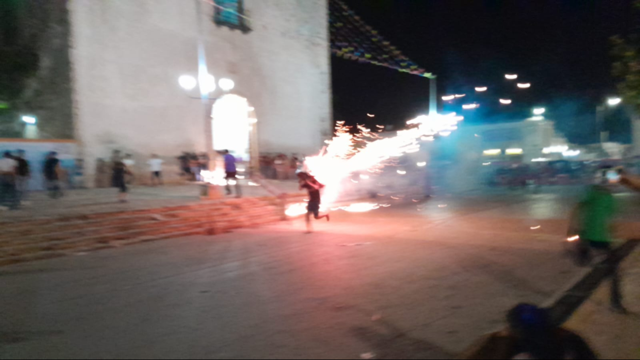 Casi incendia la basura de un registro donde hay cables de alta tensión Casi incendia la basura de un registro donde hay cables de alta tensión