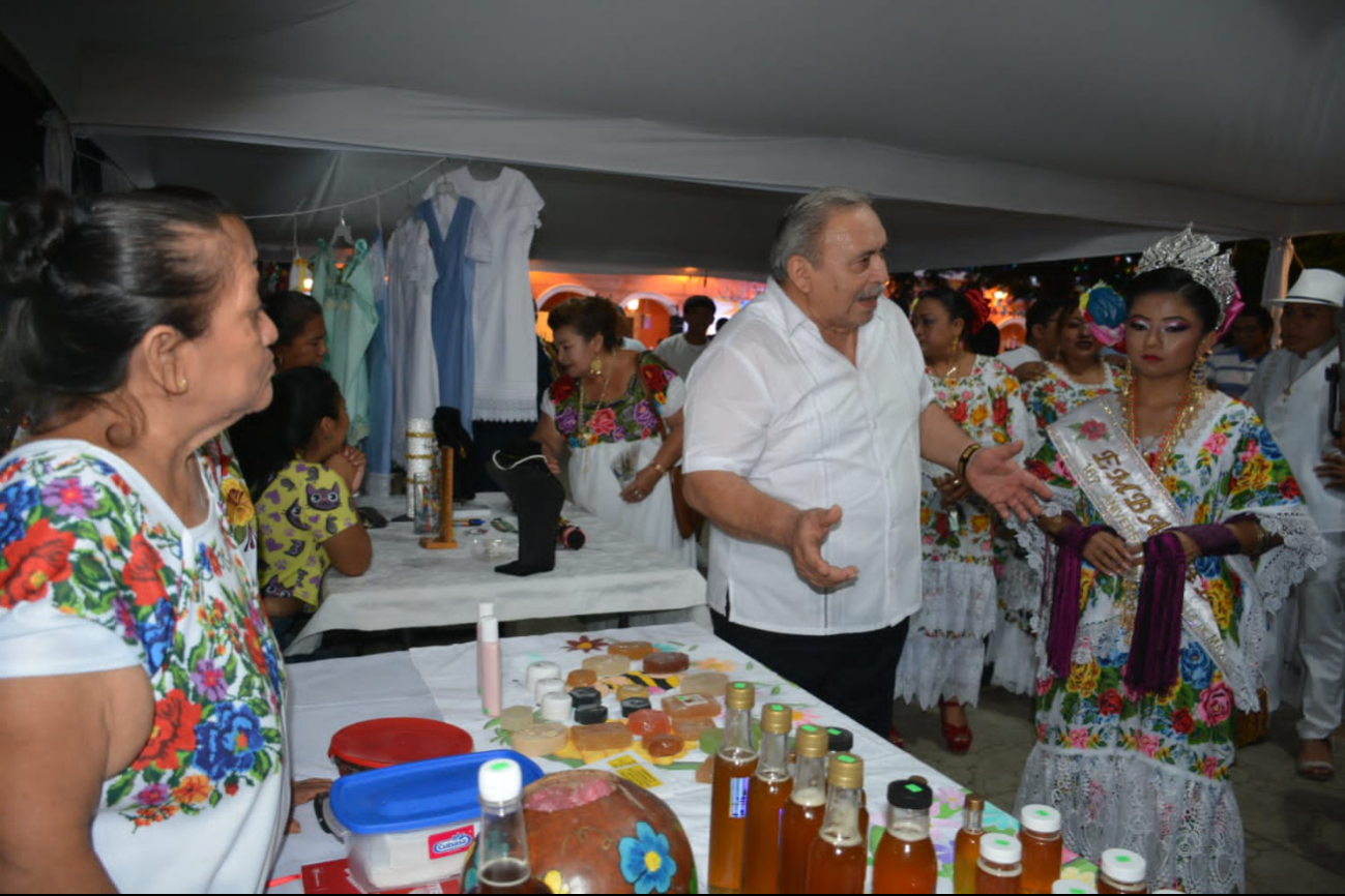 Emprendedores pusieron a la venta diversos productos Emprendedores pusieron a la venta diversos productos