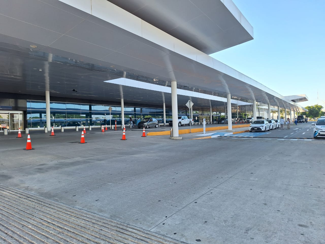 Retraso en el Aeropuerto ya se ha vuelto costumbre Retraso en el Aeropuerto ya se ha vuelto costumbre