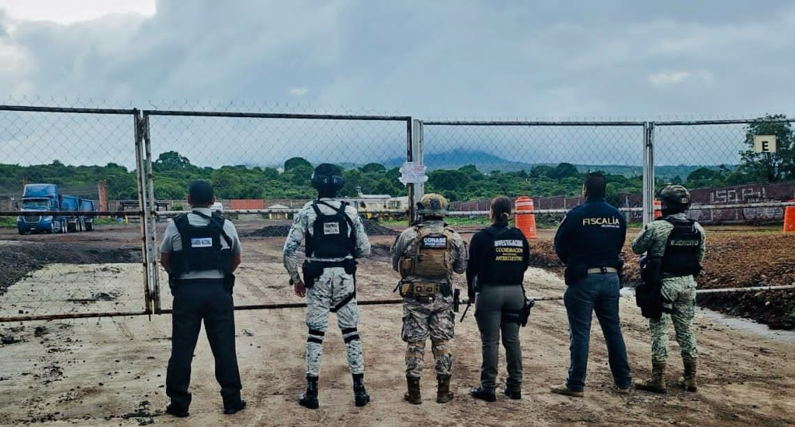 Agentes policiacos durante un operativo en Michoacán Agentes policiacos durante un operativo en Michoacán