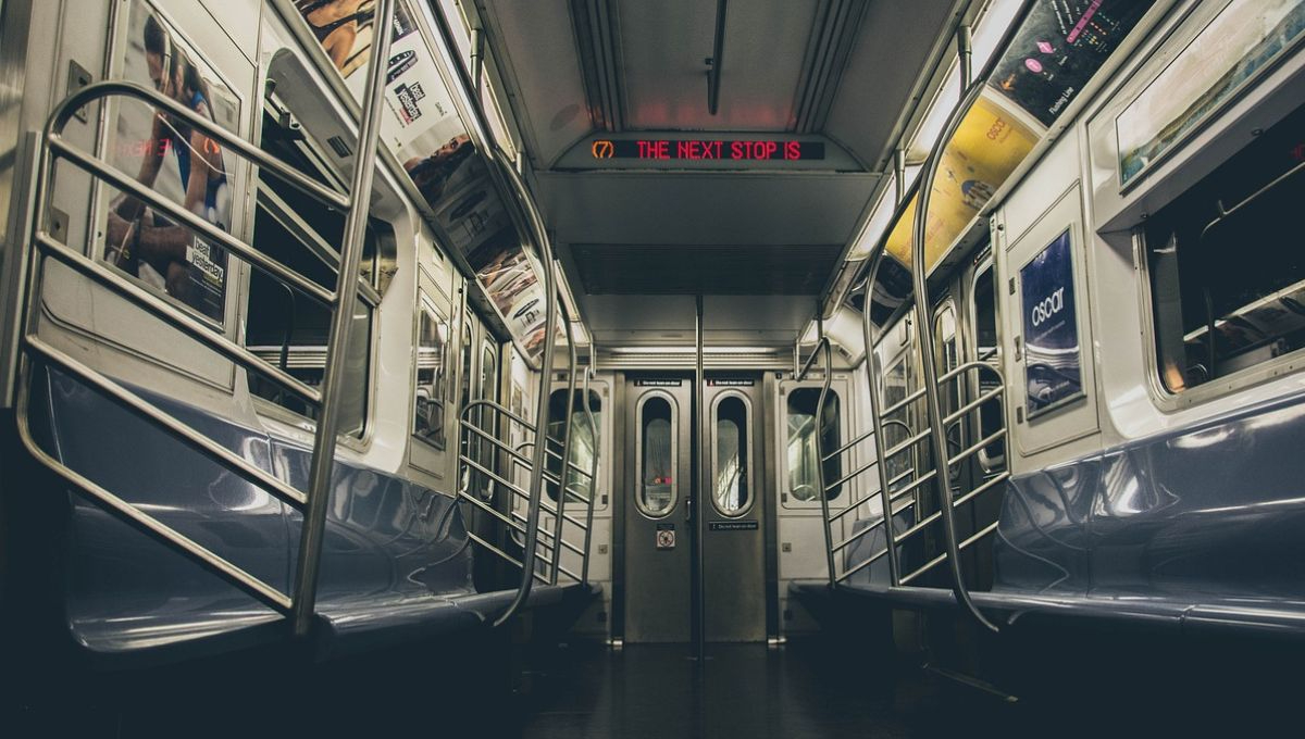 Arrojan a viajeras mexicanas a las vías del Metro en Nueva York