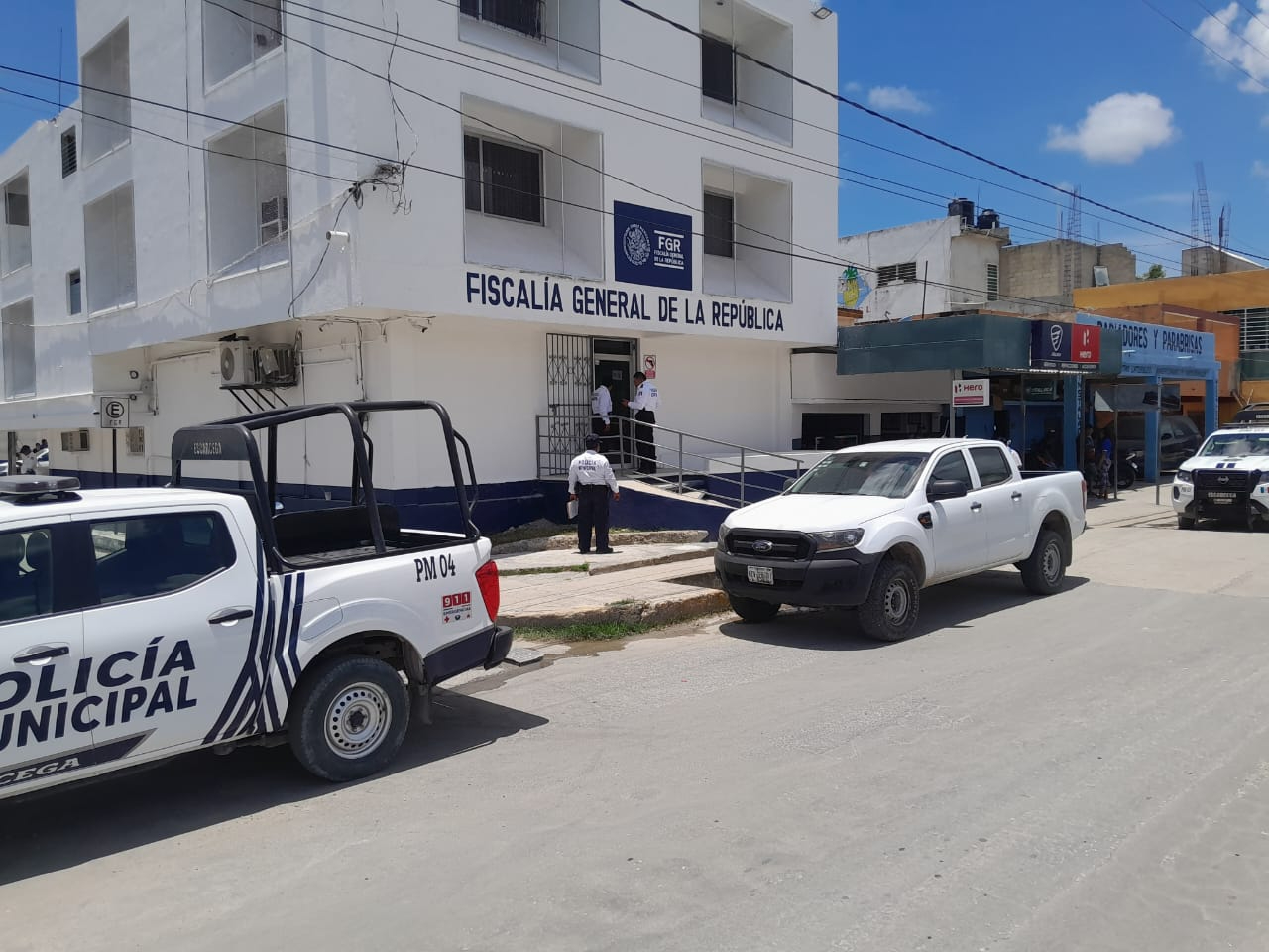 El conductor fue trasladado a la FGR y los migrantes al INM para su repatriación. El conductor fue trasladado a la FGR y los migrantes al INM para su repatriación.