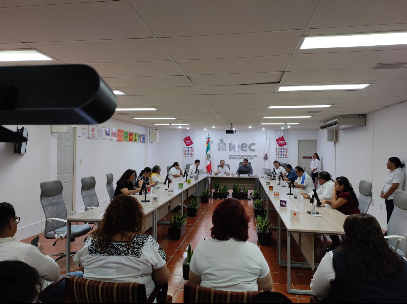 Consejeros  del Instituto Electoral de Campeche acusados por peculado serían aprehendidos 