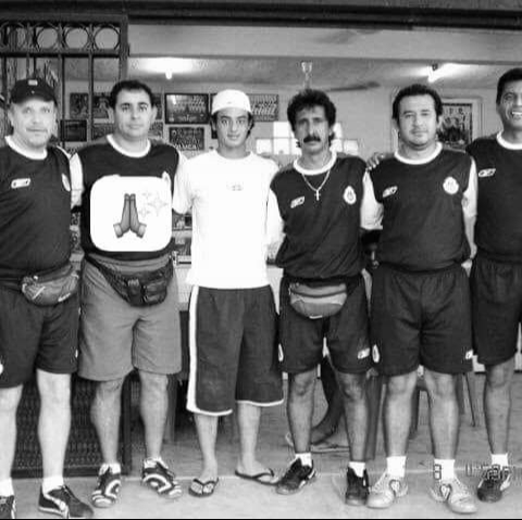 Héctor Almazán Soto junto a Carlos Vela Héctor Almazán Soto junto a Carlos Vela