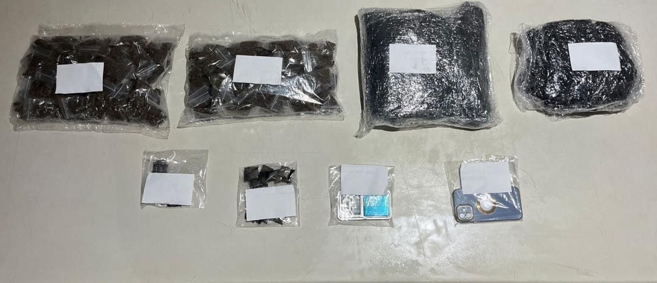 Hombres detenidos con drogas en Tulum Hombres detenidos con drogas en Tulum