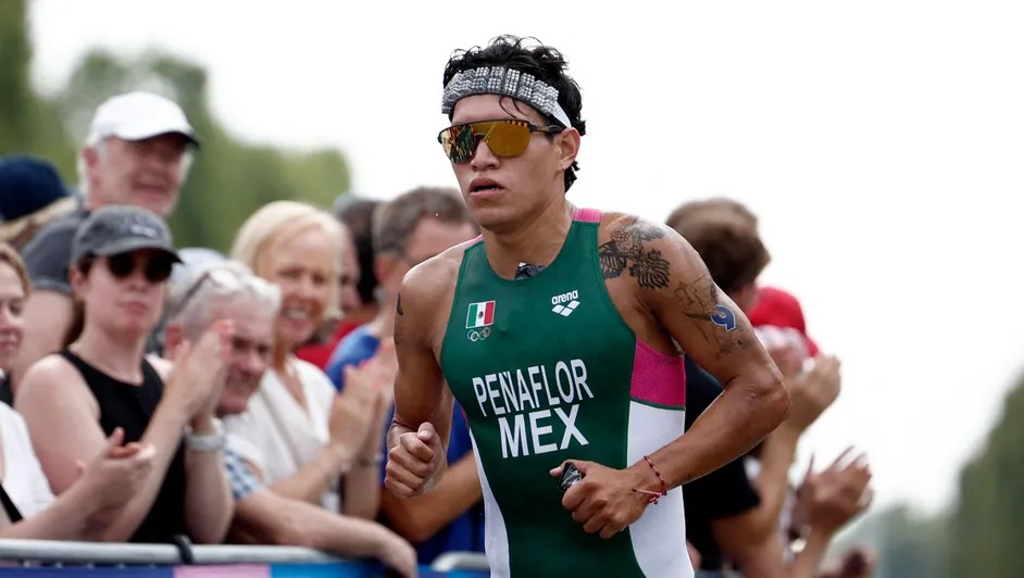 Mexicanos terminan en la posición 13 en el Triatlón Mixto de París 2024
