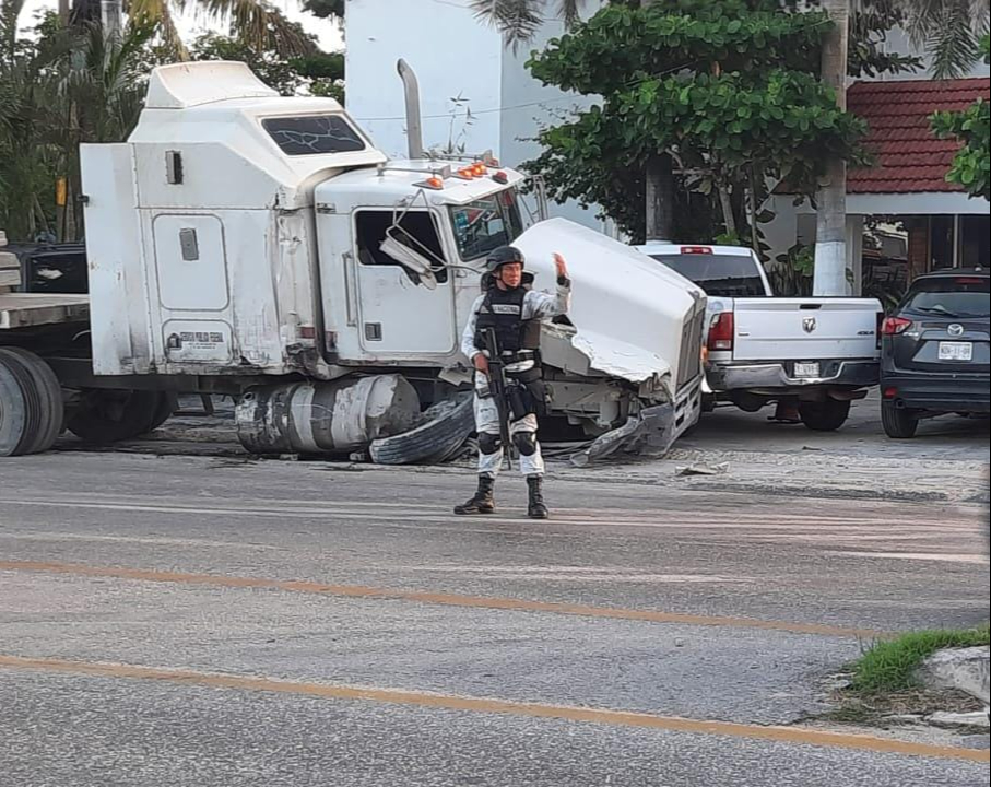 No hubo lesionados, solo daños materiales. No hubo lesionados, solo daños materiales.
