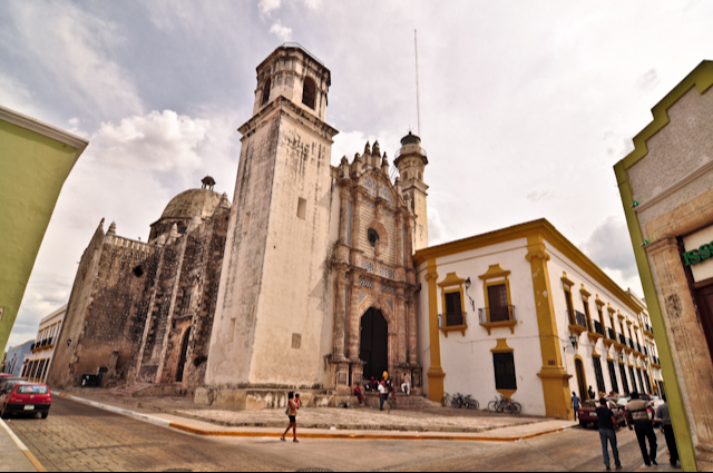 El Ex templo de San José, construido en 1716, ahora sirve como galería para eventos y exposiciones culturales. El Ex templo de San José, construido en 1716, ahora sirve como galería para eventos y exposiciones culturales.