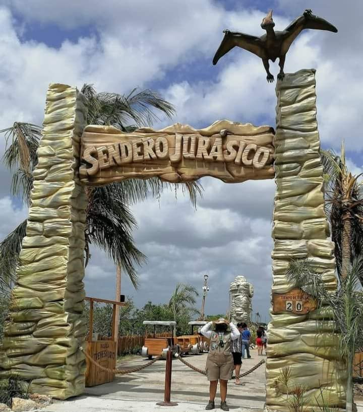 El Sendero Jurásico se encuentra en Chicxulub El Sendero Jurásico se encuentra en Chicxulub