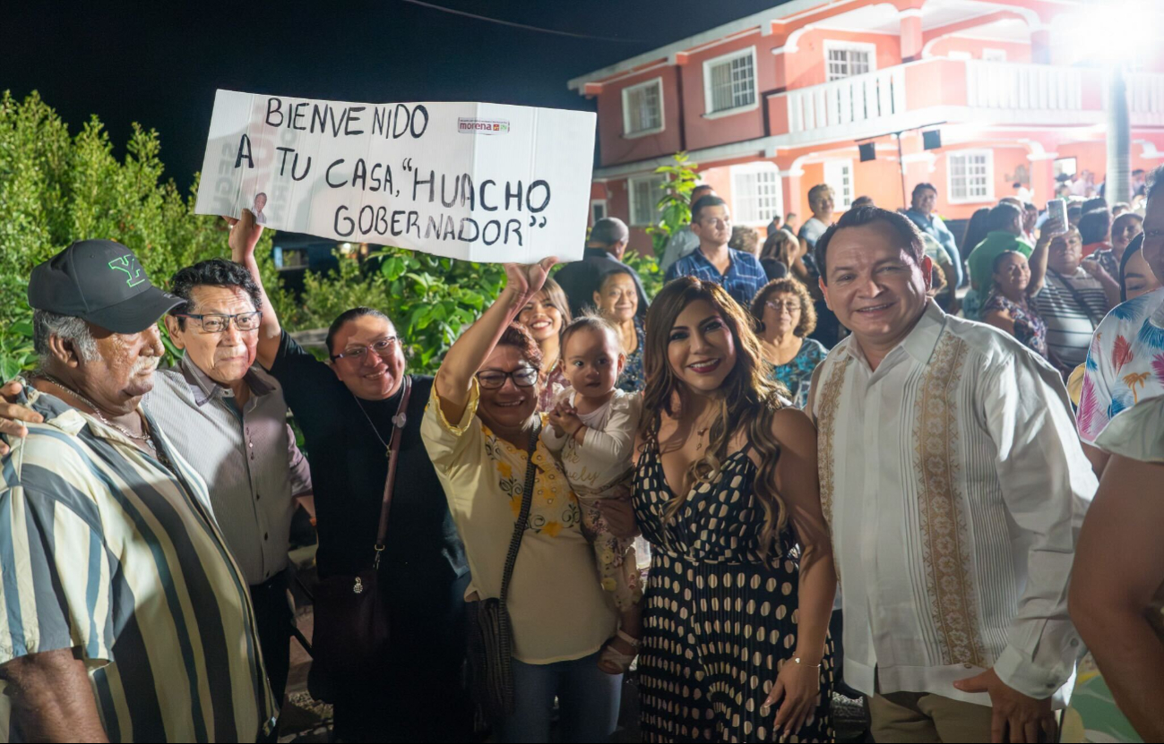 Huacho fue respaldado con porras y pancartas en San Felipe Huacho fue respaldado con porras y pancartas en San Felipe