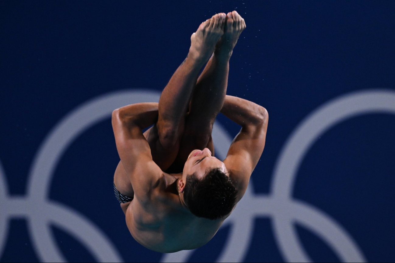 Osmar Olvera asegura lugar en Semifinales de trampolín 3m en París 2024