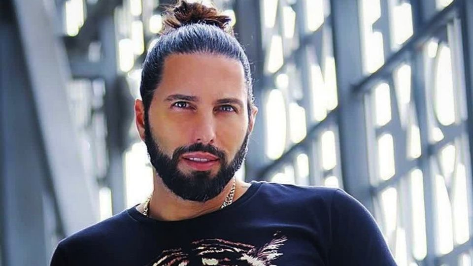 Poncho de Nigris pide a sus fans que apoyen a los integrantes del Team Mar Poncho de Nigris pide a sus fans que apoyen a los integrantes del Team Mar