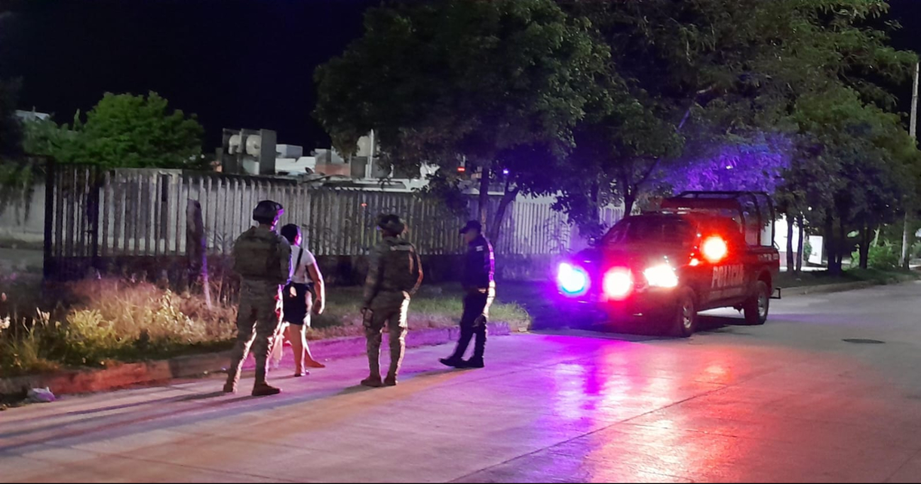 El agresor tiene una denuncia en su contra por violencia doméstica El agresor tiene una denuncia en su contra por violencia doméstica