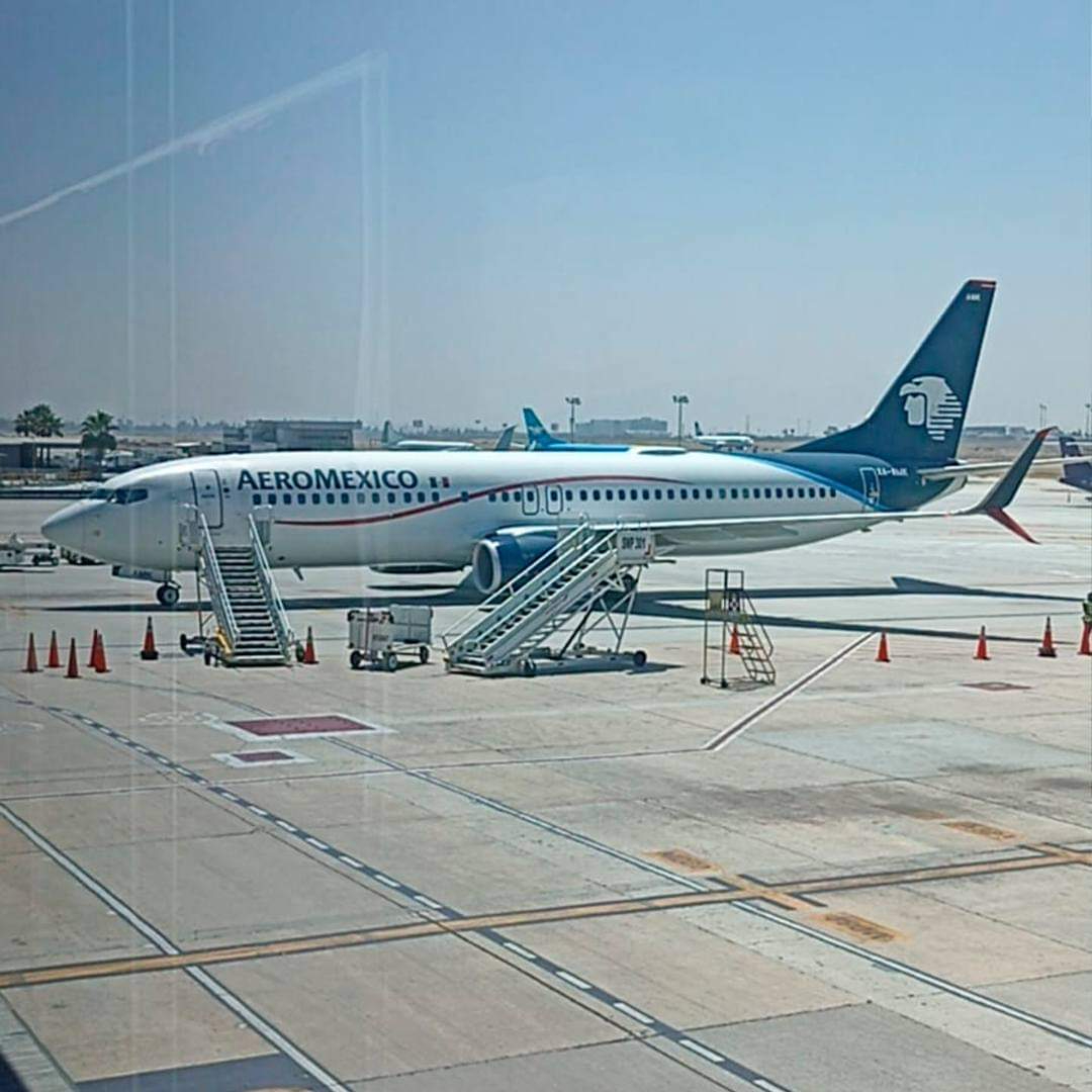 Los boletos de avión cuestan entre $3,186 y $9,847 MXN, con vuelos que requieren escala en la Ciudad de México Los boletos de avión cuestan entre $3,186 y $9,847 MXN, con vuelos que requieren escala en la Ciudad de México