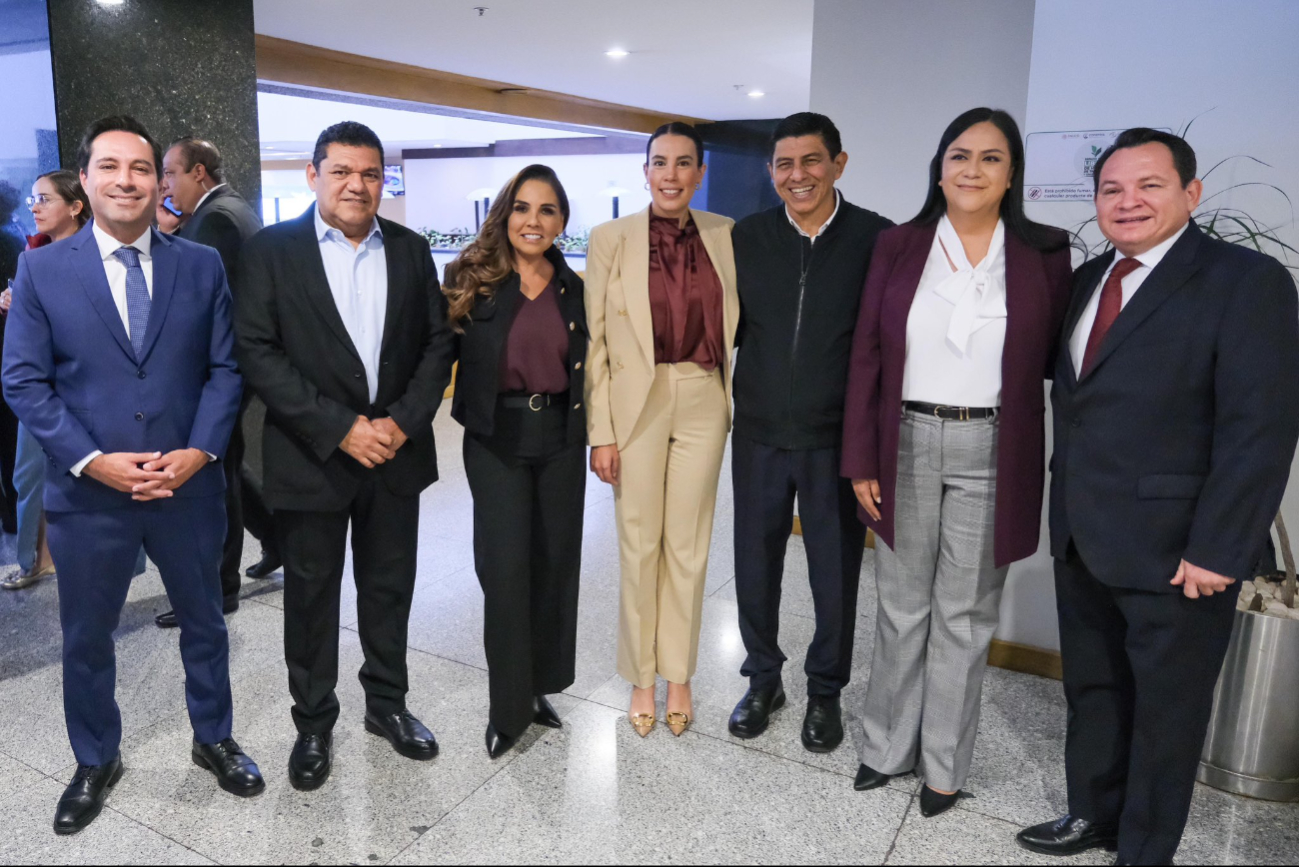 Mauricio Vila y Joaquín Díaz Mena asisten  a reunión con Claudia Sheinbaum