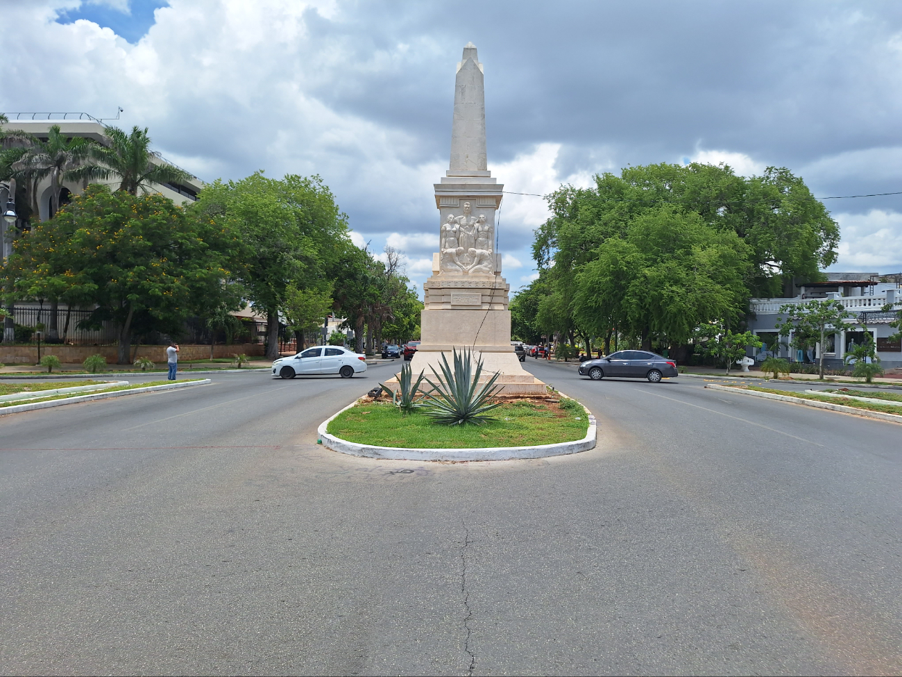 Renuevan el obelisco a Felipe Carrillo Puerto en el Paseo de Montejo en Mérida