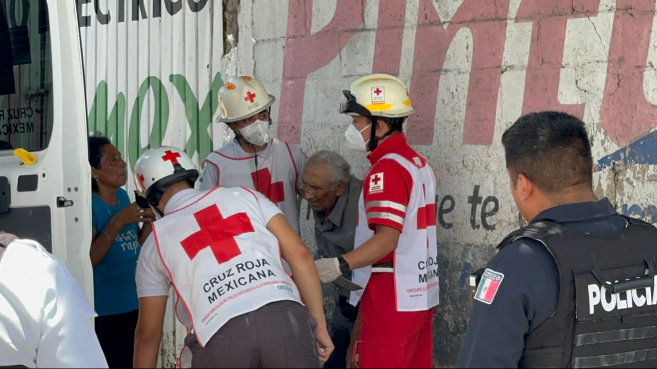 Abuelo cae fulminado por fallas cardiacas Abuelo cae fulminado por fallas cardiacas
