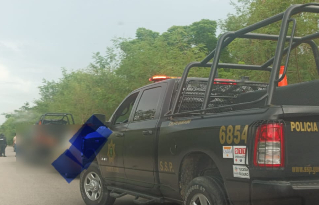 Elementos de la SSP efectúan una inspección a un taxi sospechoso, en tránsito sobre el periférico Elementos de la SSP efectúan una inspección a un taxi sospechoso, en tránsito sobre el periférico