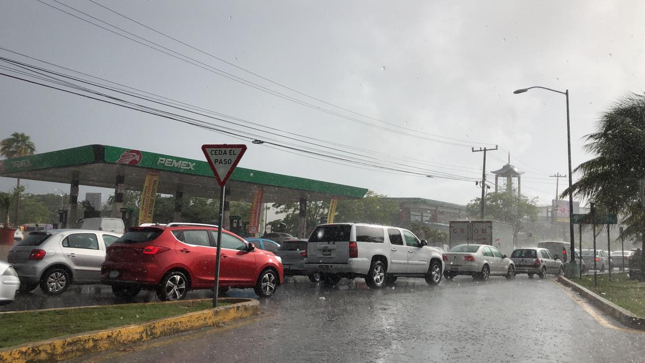 Fuertes lluvias se registran este martes en Cancún Fuertes lluvias se registran este martes en Cancún