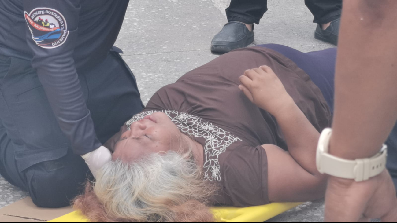 La mujer de la tercera edad resultó con lesiones en diferentes partes del cuerpo La mujer de la tercera edad resultó con lesiones en diferentes partes del cuerpo