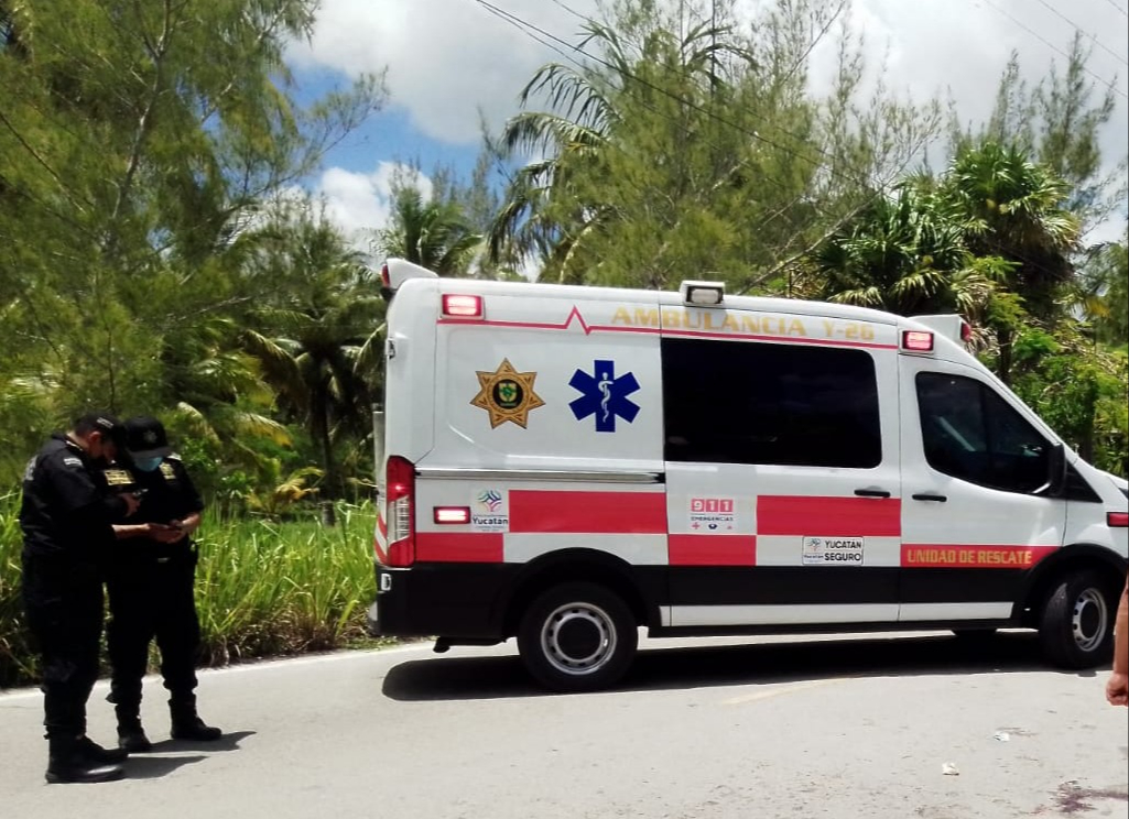 Mujer muere luego derrapar en su motocicleta en la vía de San Crisanto a Telchac Puerto