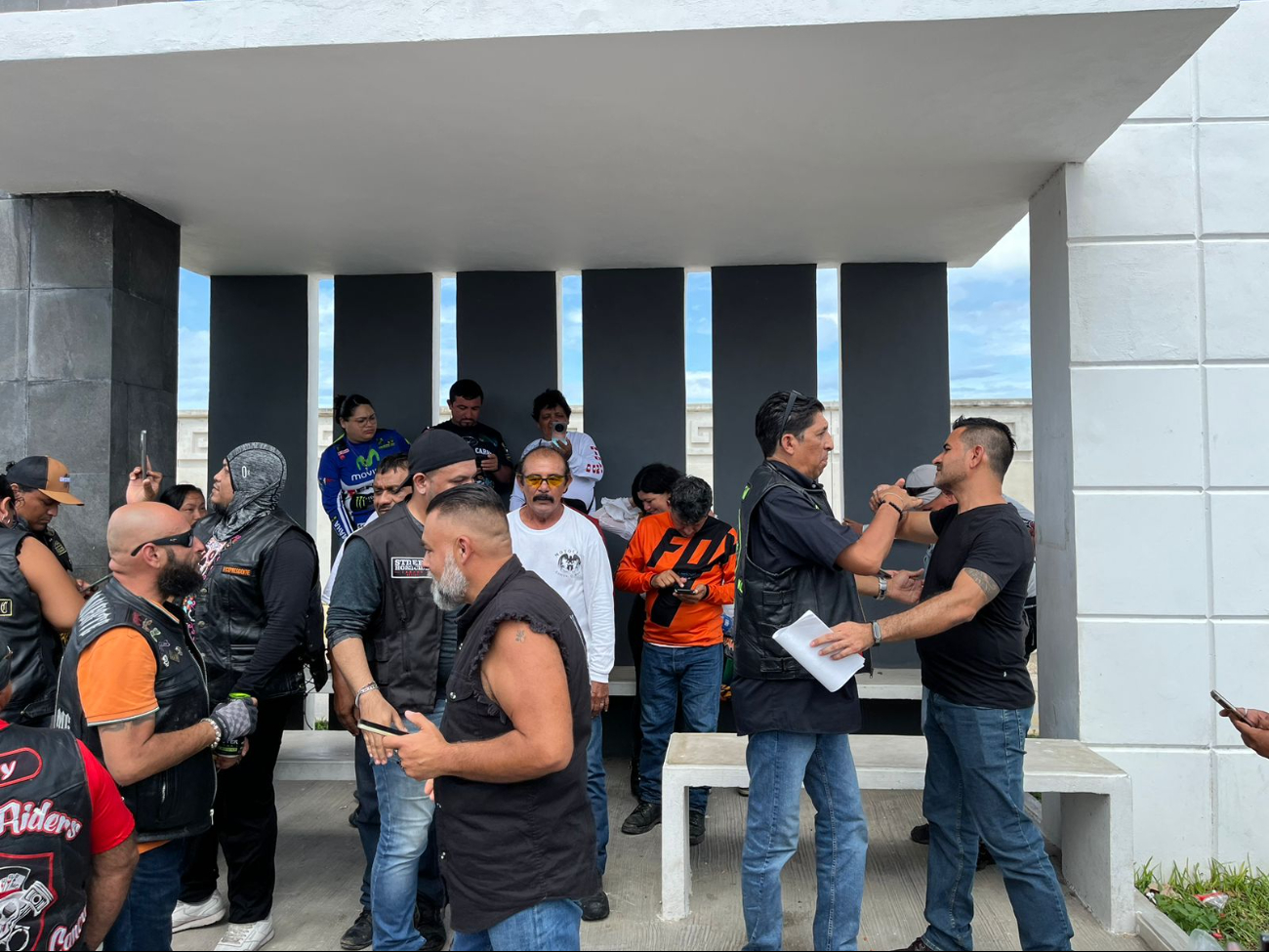 La siguiente reunión será en 10 días La siguiente reunión será en 10 días