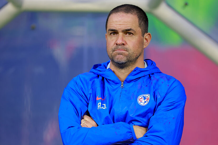 Jardine revienta contra penales no marcados y el juego físico de Toluca
