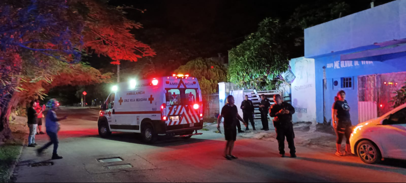 Asaltan a taxista de Cancún y lo abandonan con un cuchillo clavado en el cuello Asaltan a taxista de Cancún y lo abandonan con un cuchillo clavado en el cuello
