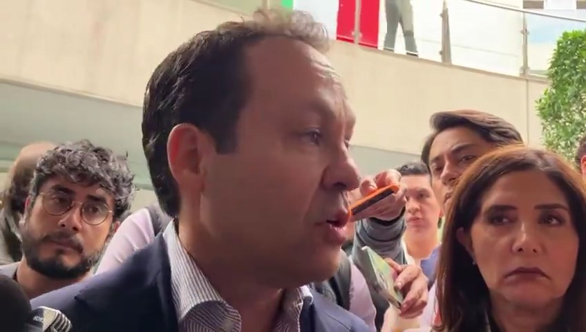 Barreda Pavón está incomunicado, atendiendo los asuntos legales de su padre, informó Castañeda Barreda Pavón está incomunicado, atendiendo los asuntos legales de su padre, informó Castañeda