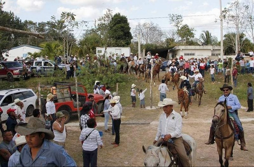 Comunidad gallística en José María Morelos Comunidad gallística en José María Morelos