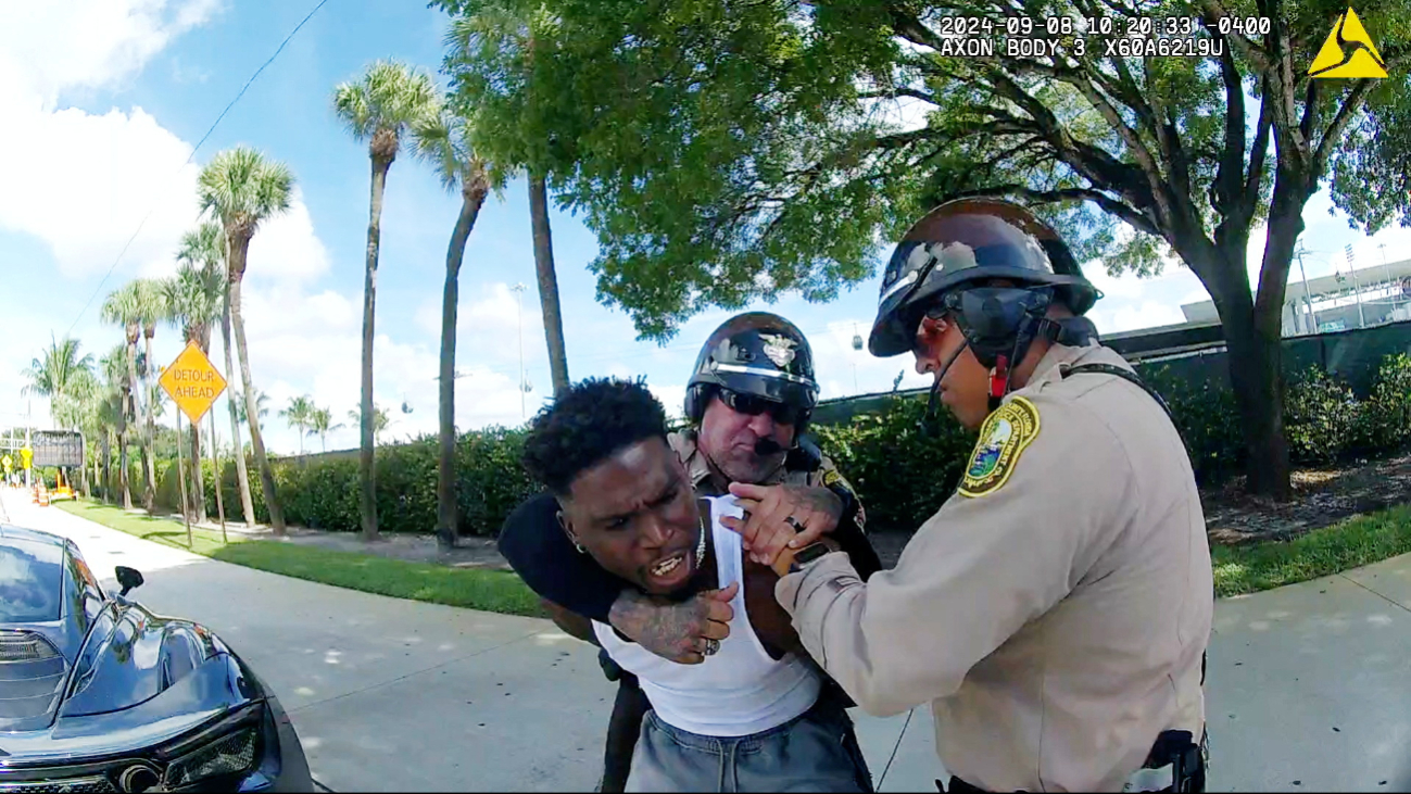 Dolphins alzan la voz contra la violencia policial hacia sus jugadores  Hill, Campbell y Smith: VIDEO