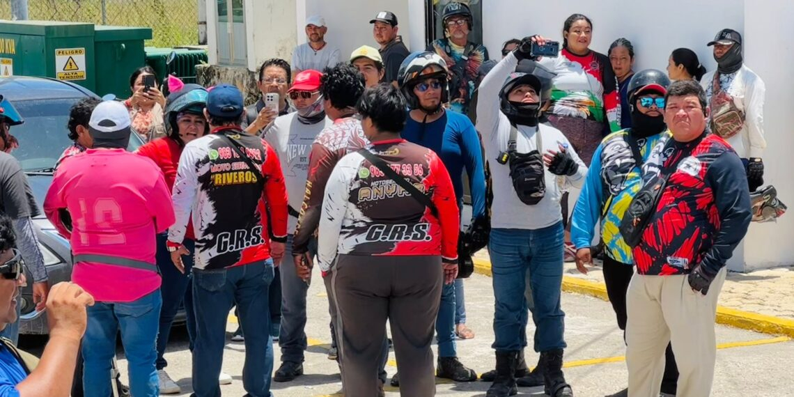 Motociclistas de Quintana Roo presentan contrapropuesta a “Ley Chaleco” Motociclistas de Quintana Roo presentan contrapropuesta a “Ley Chaleco”