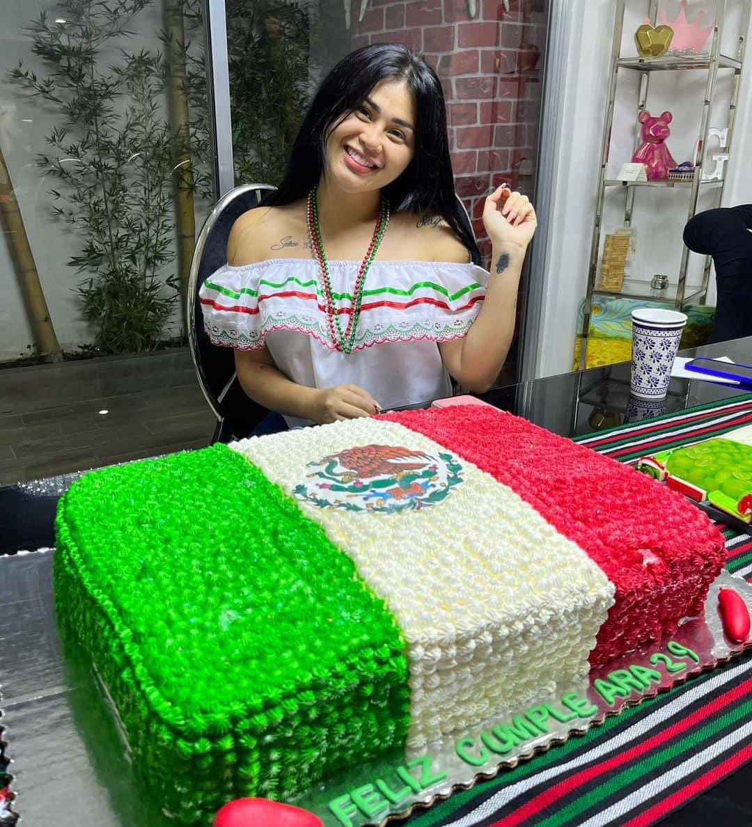 Así suele ser el pastel patriótico de Gomita Así suele ser el pastel patriótico de Gomita