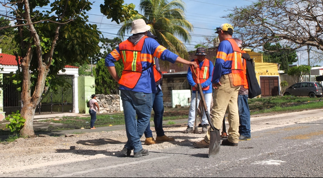 Continúan las obras de repavimentación y bacheo en Mérida Continúan las obras de repavimentación y bacheo en Mérida
