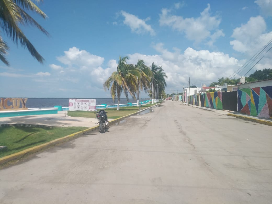 El agua llegó hasta la calle marina, causando preocupación por posibles inundaciones El agua llegó hasta la calle marina, causando preocupación por posibles inundaciones