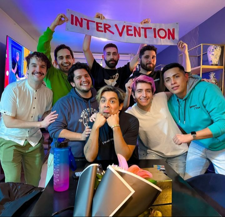 Festejo de Ricardo Peralta tras abandonar La Casa de los Famosos México 2 Festejo de Ricardo Peralta tras abandonar La Casa de los Famosos México 2