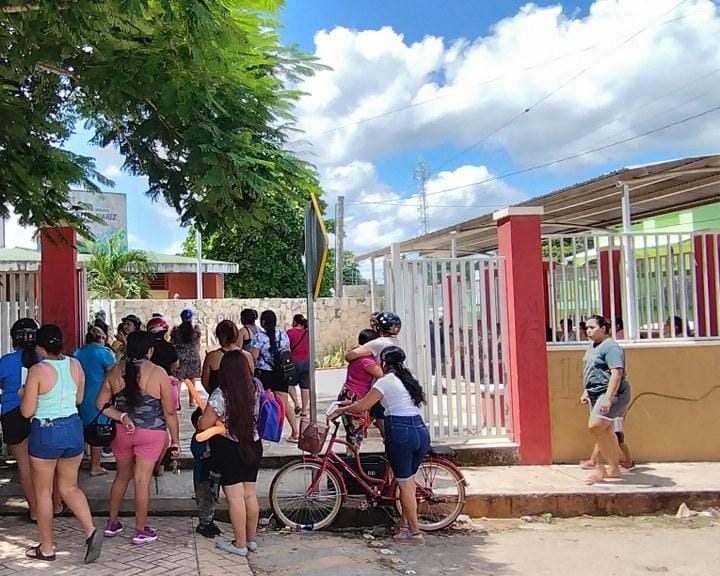 Madre de familia denunció a la directora del plantel Benito Juárez por ser grosera y prepotente Madre de familia denunció a la directora del plantel Benito Juárez por ser grosera y prepotente