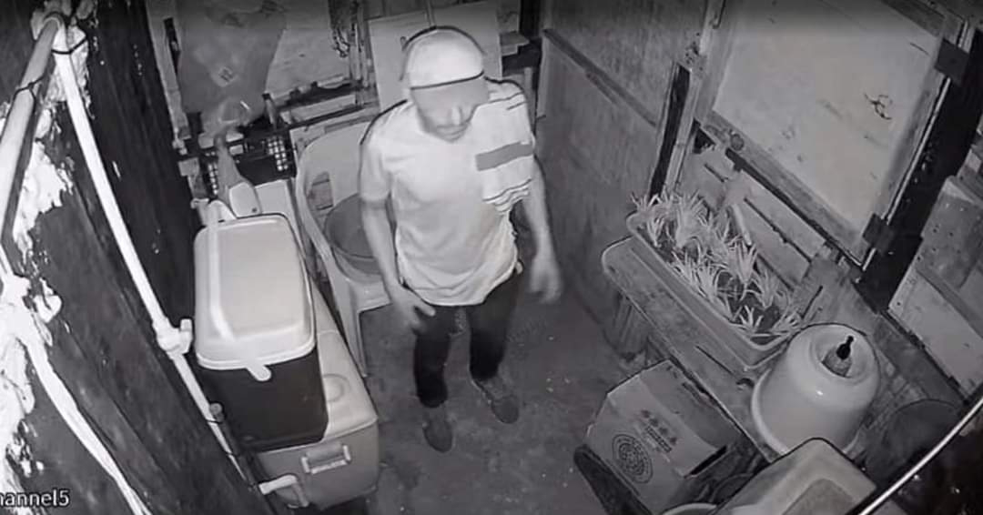 El ladrón volvió en la noche a saquear el lugar El ladrón volvió en la noche a saquear el lugar