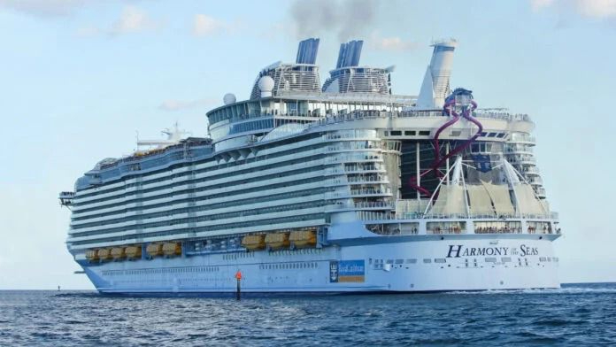 Niño pierde la vida al caer del piso 14 del crucero 'Harmony of the Seas' con dirección a Cozumel Niño pierde la vida al caer del piso 14 del crucero 'Harmony of the Seas' con dirección a Cozumel