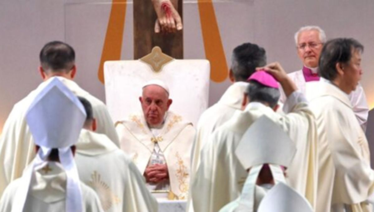 Papa Francisco ofreció una misa ante 50 mil files en Singapur, última parada de su extensa gira por Asia y Oceanía Papa Francisco ofreció una misa ante 50 mil files en Singapur, última parada de su extensa gira por Asia y Oceanía