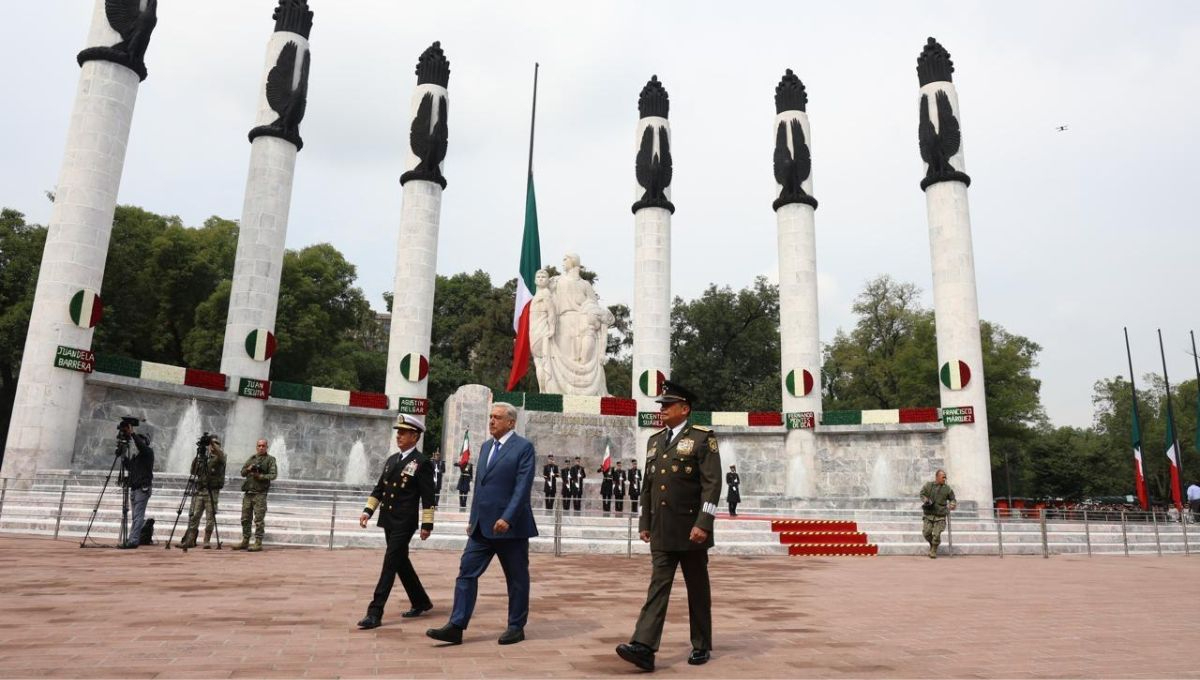 Andrés Manuel López Obrador al encabezar la ceremonia por el Día de los Niños Héroes Andrés Manuel López Obrador al encabezar la ceremonia por el Día de los Niños Héroes