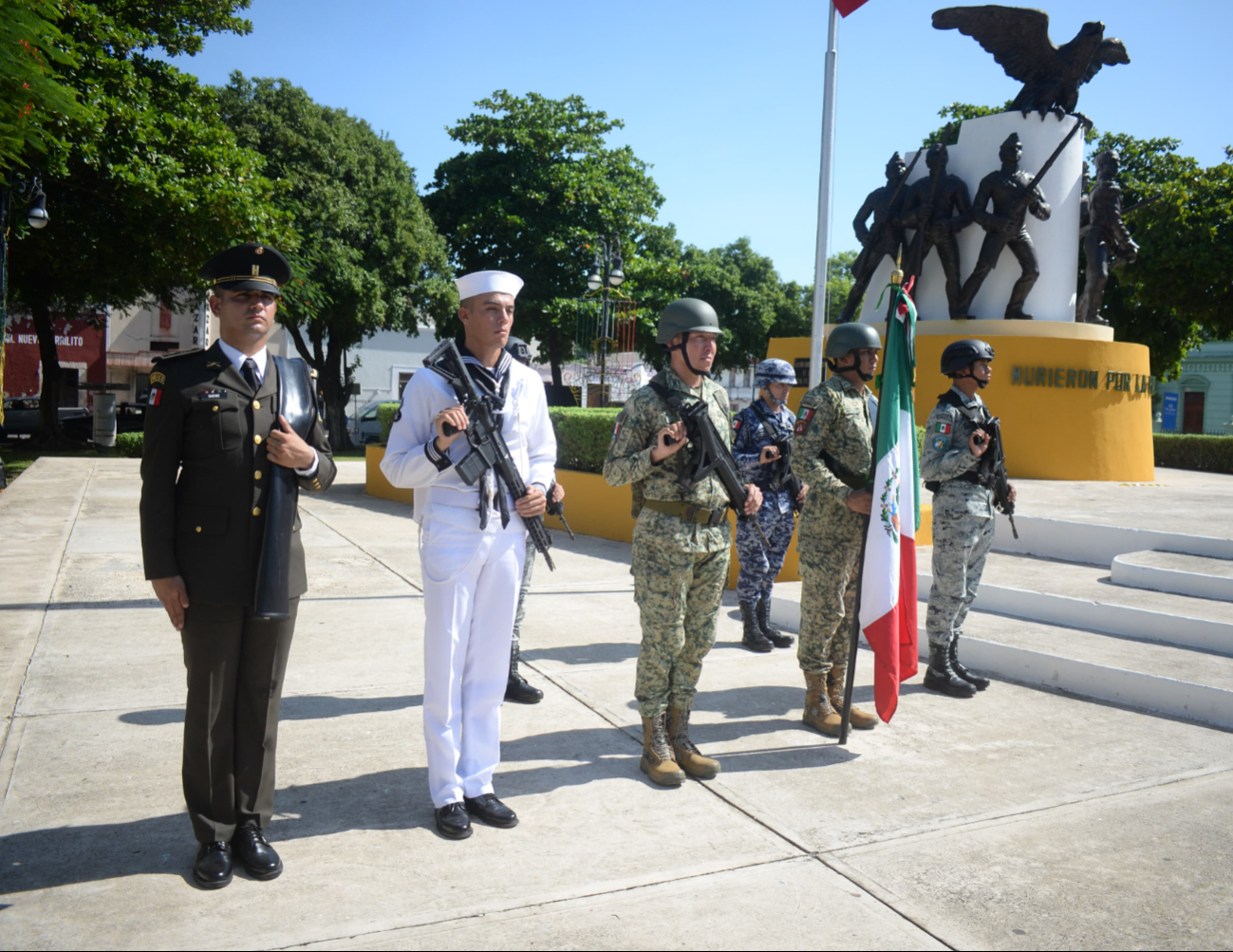 Autoridades estatales y federales participaron en la ceremonia Autoridades estatales y federales participaron en la ceremonia