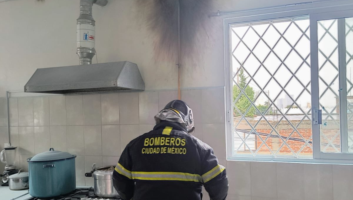 Rayo cae en una guardería en Tlalpan y causa alerta de incendio