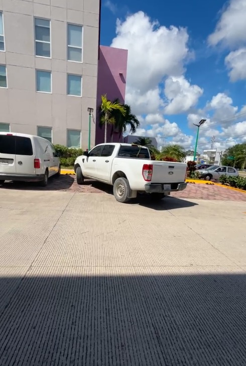 El huésped fallecido presentaba golpes en su rostro y cuerpo El huésped fallecido presentaba golpes en su rostro y cuerpo