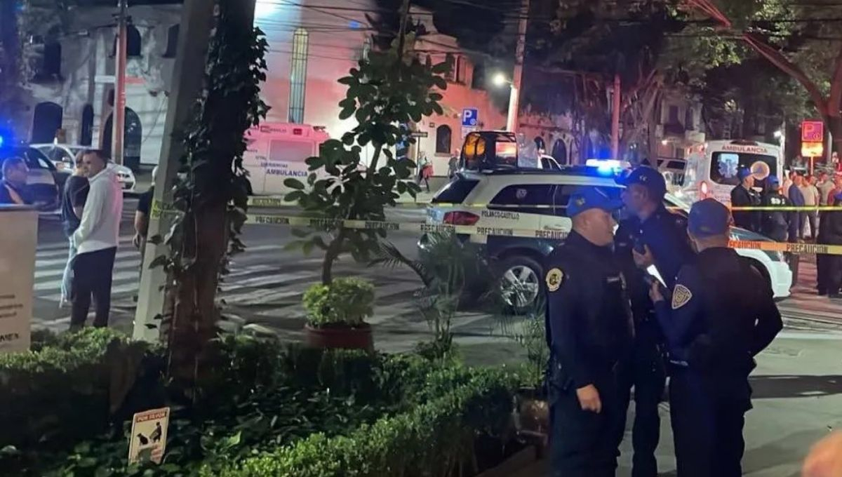 Elementos policiacos acordonaron el área en Ciudad de México Elementos policiacos acordonaron el área en Ciudad de México