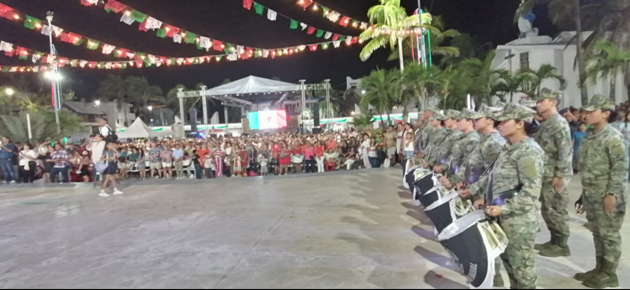 Así fue el Grito de Independencia en Isla Mujeres (FOTOS) Así fue el Grito de Independencia en Isla Mujeres (FOTOS)