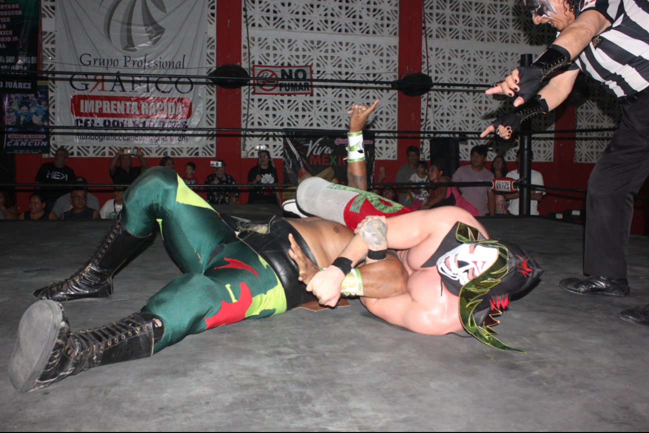 Los rudos se enfrentaron a los rudos cara a cara Los rudos se enfrentaron a los rudos cara a cara